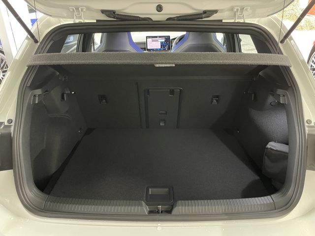 VOLKSWAGEN GOLF R 2025 Image 31