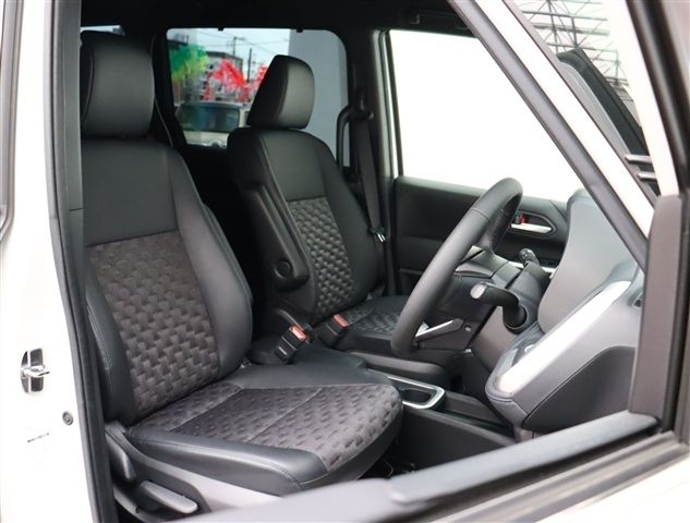 TOYOTA VOXY HYBRID 4WD 2023 Image 31