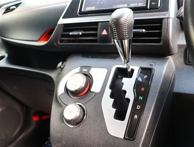 TOYOTA SIENTA HYBRID 2020 Image 31