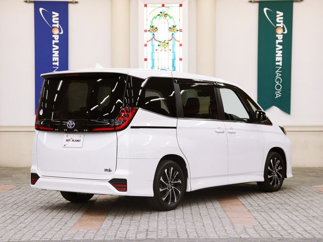 TOYOTA NOAH HYBRID 2024 Image 31