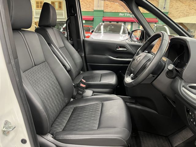 TOYOTA NOAH HYBRID 2024 Image 31