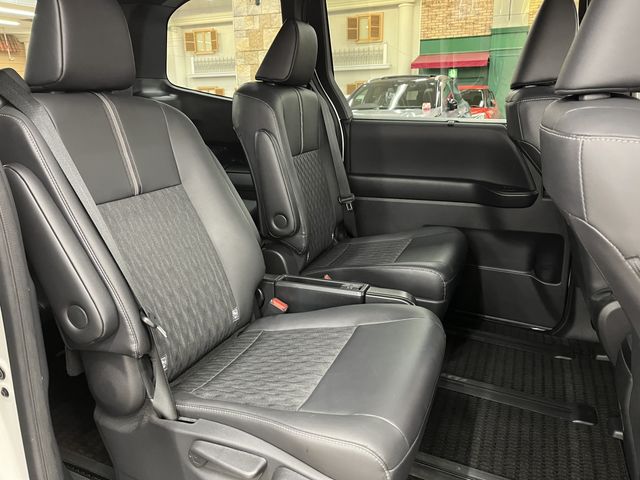 TOYOTA NOAH HYBRID 2024 Image 31