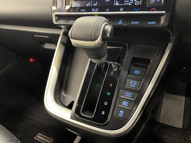 TOYOTA NOAH HYBRID 2024 Image 31