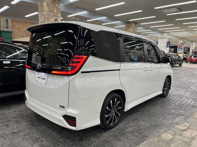 TOYOTA NOAH HYBRID 2024 Image 31