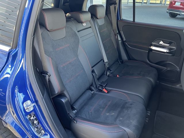 MERCEDES BENZ GLB 2025 Image 31