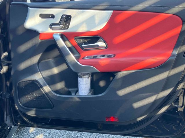 MERCEDES BENZ A CLAS 2024 Image 31