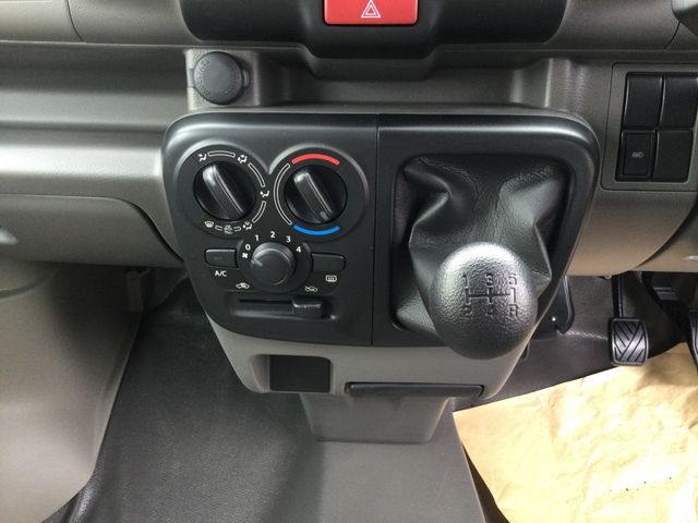 SUZUKI EVERY VAN 4WD 2025 Image 31