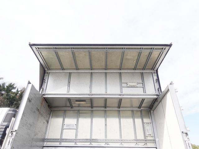 MITSUBISHI FUSOU FIGHTER 2009 Image 31