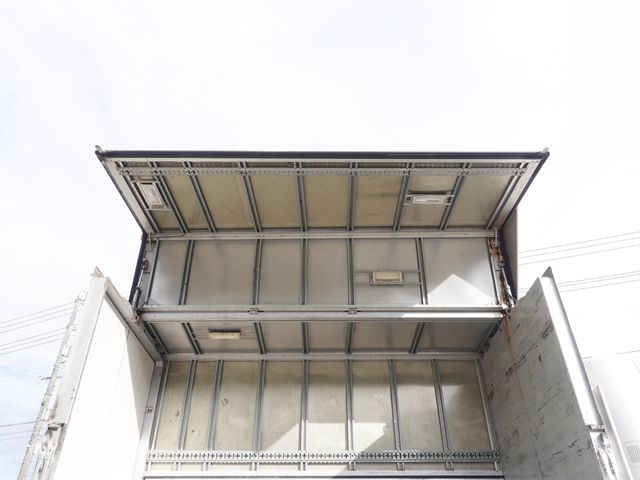 MITSUBISHI FUSOU FIGHTER 2009 Image 31