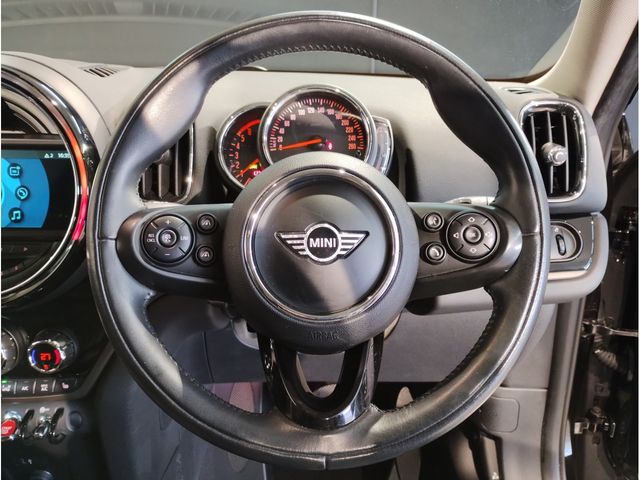 BMW MINI COOPER D CR 2018 Image 31