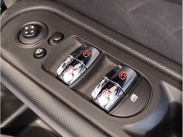 BMW MINI COOPER D CR 2018 Image 31