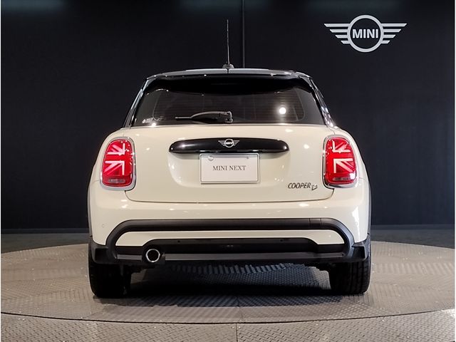 BMW MINI COOPER D 5DOOR 2022 Image 31