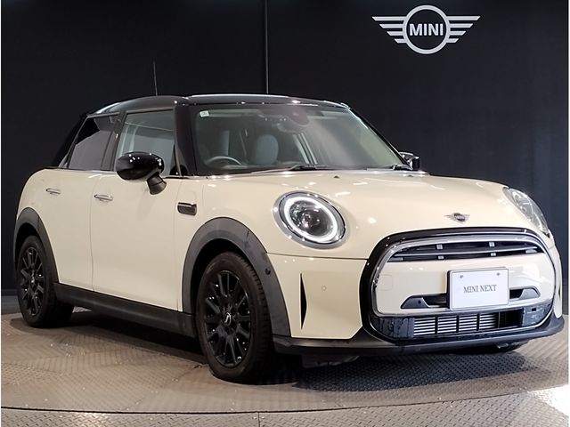 BMW MINI COOPER D 5DOOR 2022 Image 31