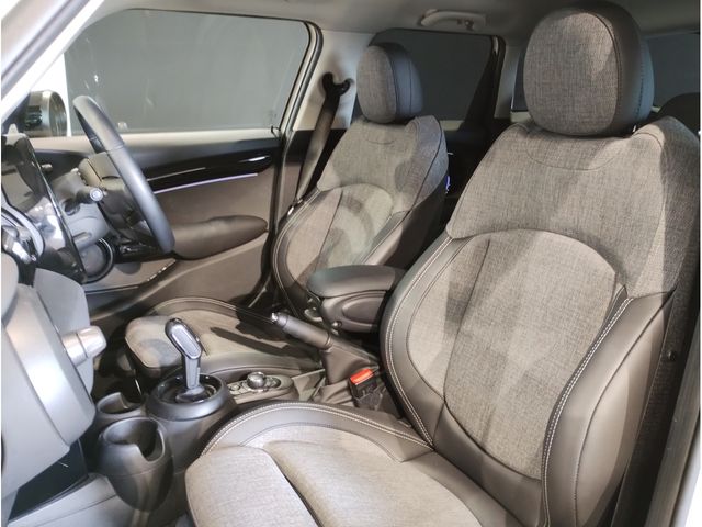 BMW MINI COOPER D 5DOOR 2022 Image 31