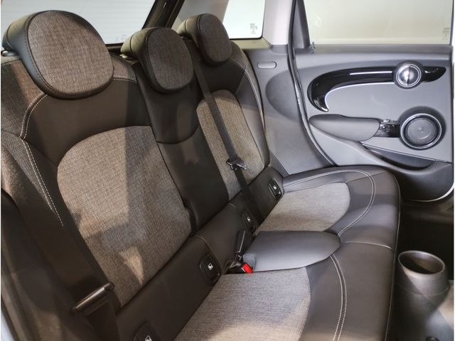 BMW MINI COOPER D 5DOOR 2022 Image 31