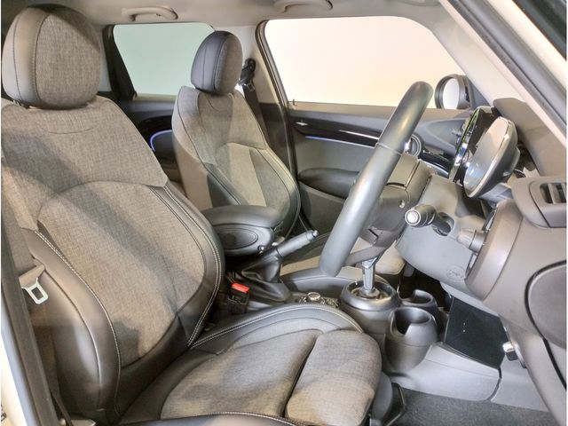 BMW MINI COOPER D 5DOOR 2022 Image 31