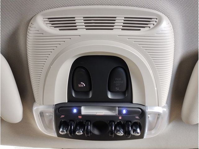 BMW MINI COOPER D 5DOOR 2022 Image 31