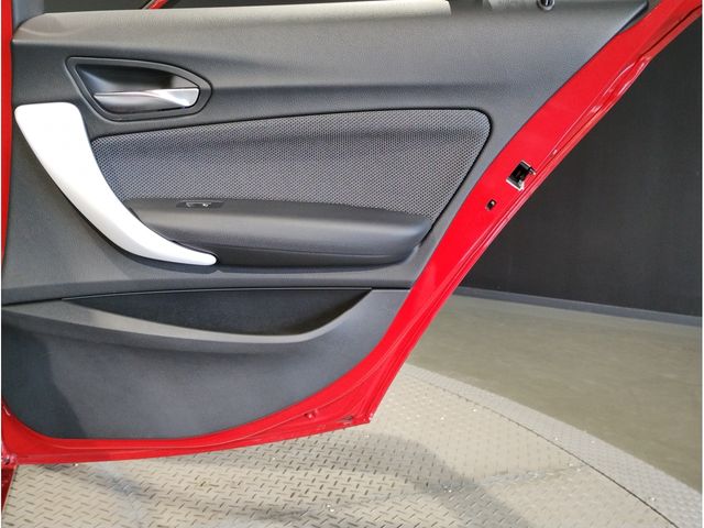 BMW 1SERIES 2016 Image 31