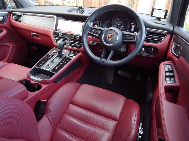 PORSCHE MACAN 2022 Image 31