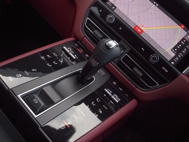 PORSCHE MACAN 2022 Image 31