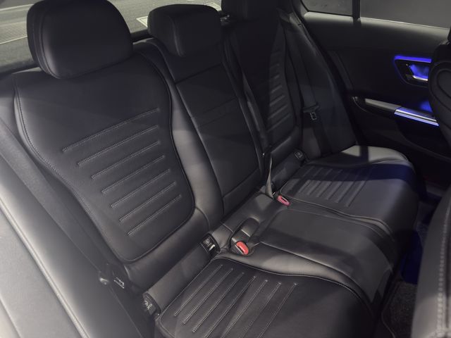 MERCEDES BENZ C CLAS 2025 Image 31