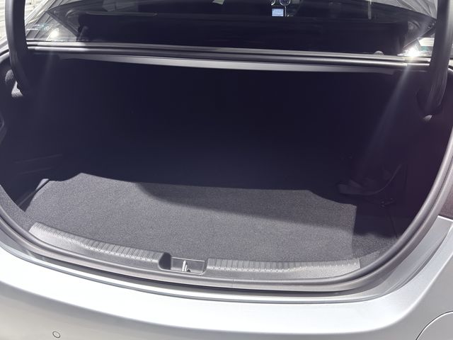 MERCEDES BENZ C CLAS 2025 Image 31