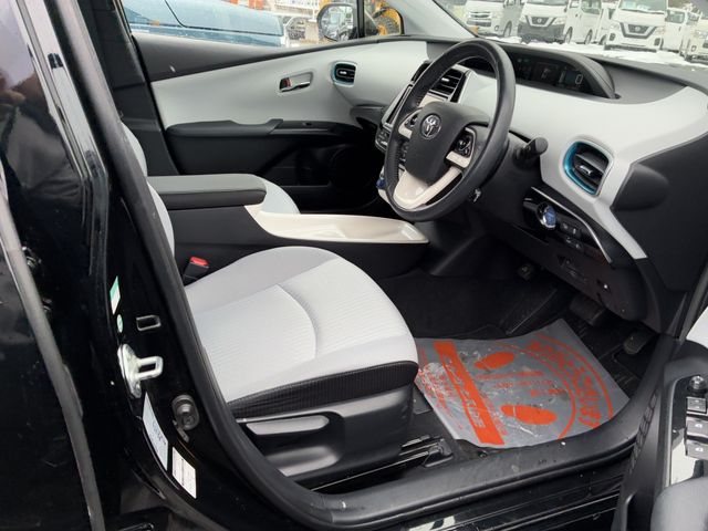 TOYOTA PRIUS 2016 Image 31