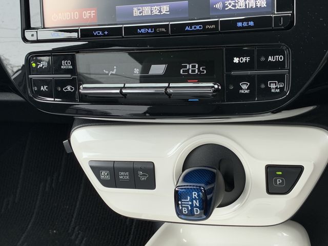 TOYOTA PRIUS 2016 Image 31