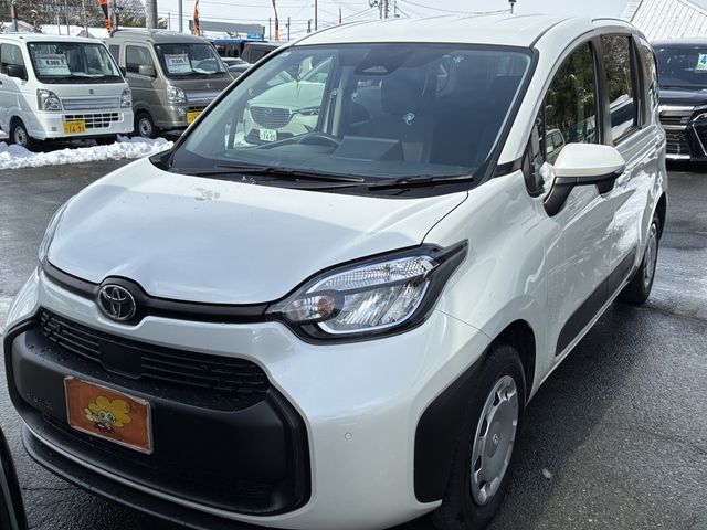 TOYOTA SIENTA HYBRID 2023 Image 31