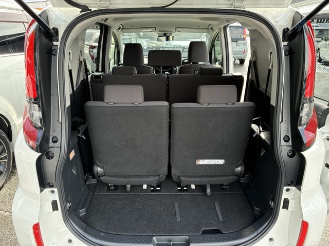 TOYOTA SIENTA HYBRID 2023 Image 31