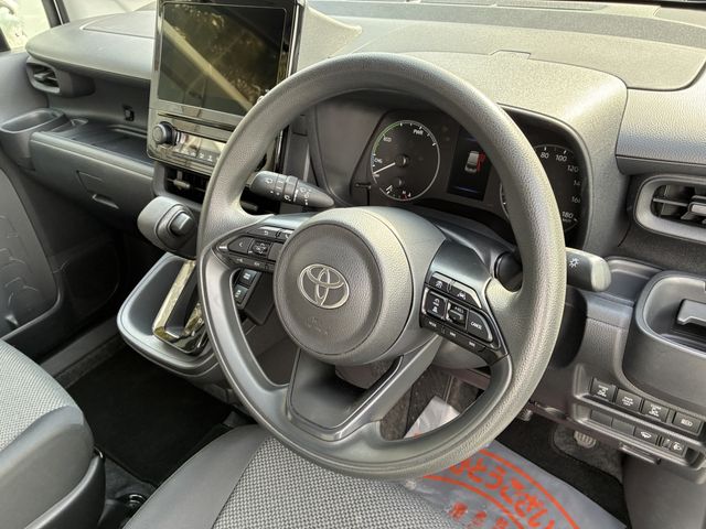 TOYOTA SIENTA HYBRID 2023 Image 31