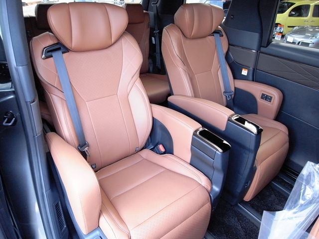 TOYOTA VELLFIRE  HYBRID 2026 Image 31