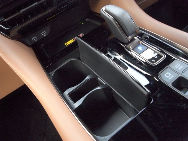 TOYOTA VELLFIRE  HYBRID 2026 Image 31