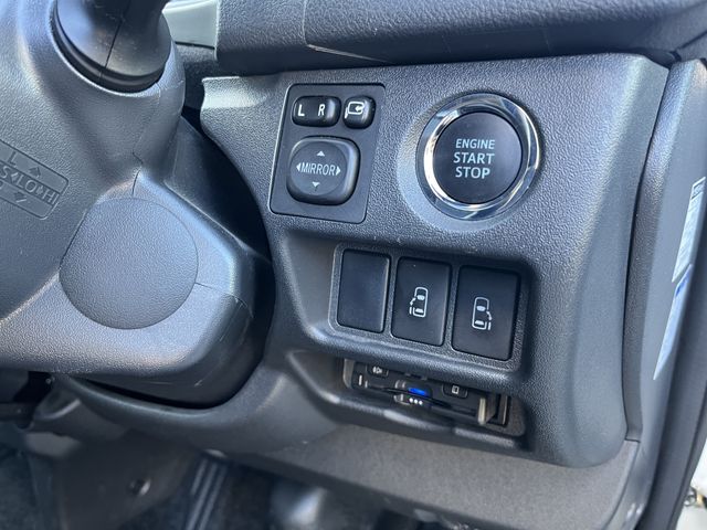 TOYOTA HIACE VAN 2WD 2021 Image 31