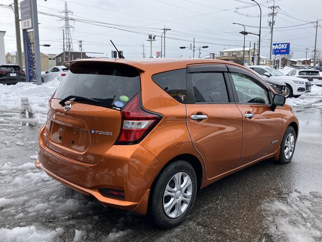 NISSAN NOTE 2017 Image 31