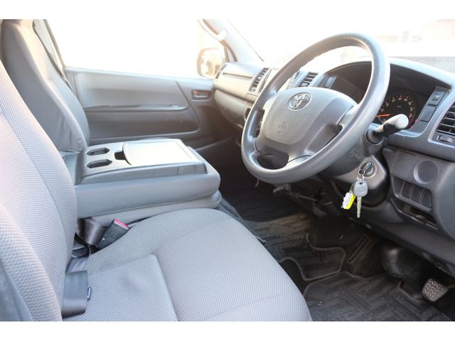 TOYOTA REGIUSACE VAN 2WD 2014 Image 31