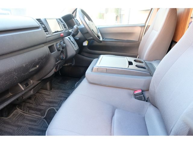 TOYOTA REGIUSACE VAN 2WD 2014 Image 31