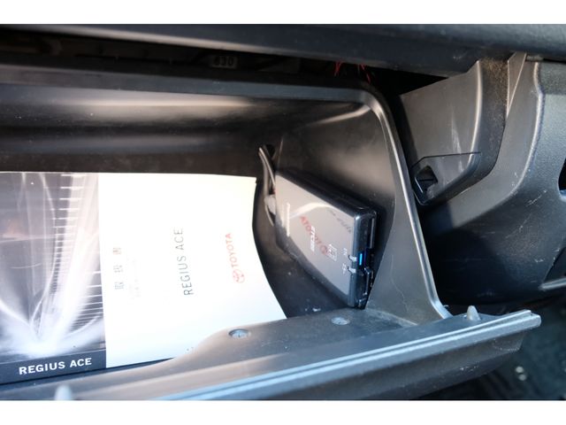 TOYOTA REGIUSACE VAN 2WD 2014 Image 31