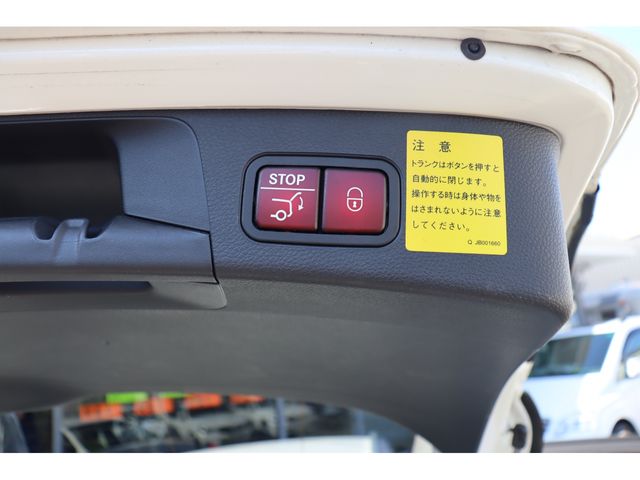 MERCEDES BENZ C CLAS 2015 Image 31