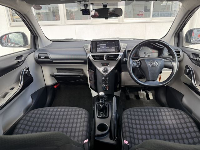 TOYOTA IQ 2011 Image 31