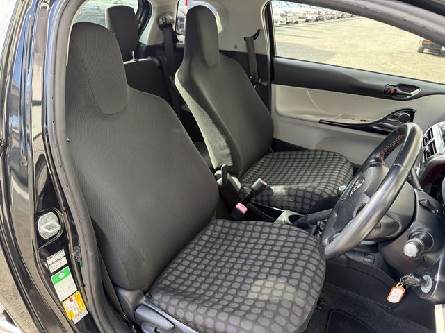 TOYOTA IQ 2011 Image 31