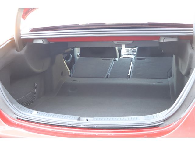 MERCEDES BENZ E CLAS 2018 Image 31