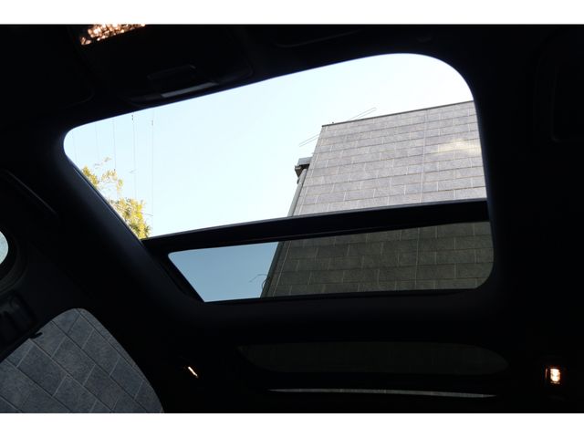 MERCEDES BENZ E CLAS 2018 Image 31