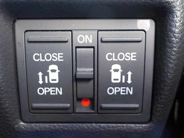 HONDA N BOX CUSTOM 2023 Image 31