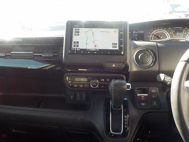 HONDA N BOX CUSTOM 2023 Image 31