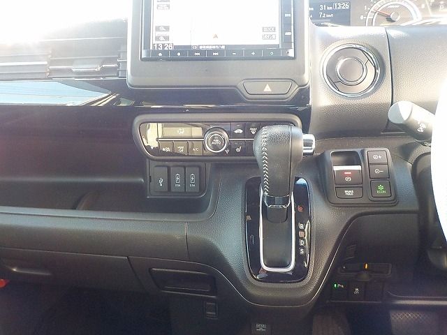 HONDA N BOX CUSTOM 2023 Image 31