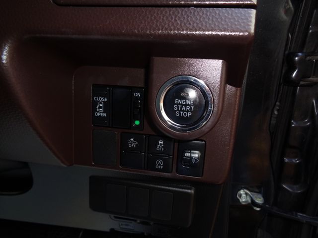 TOYOTA TANK 2018 Image 31