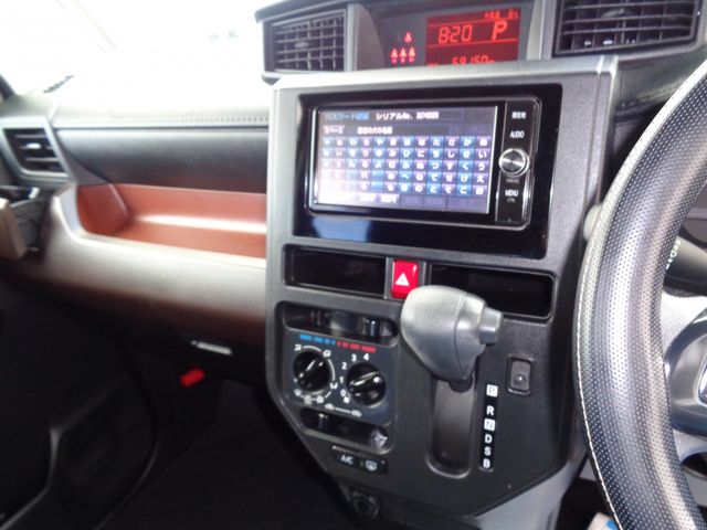 TOYOTA TANK 2018 Image 31