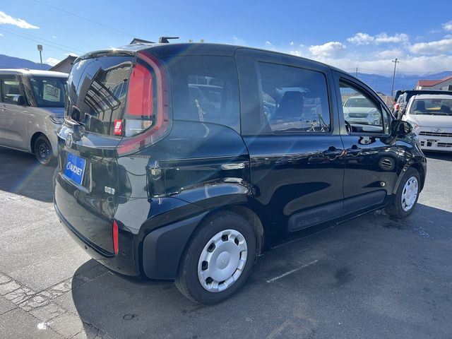 TOYOTA SIENTA HYBRID 2023 Image 31