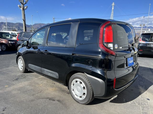 TOYOTA SIENTA HYBRID 2023 Image 31